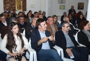 Ao centro, o diretor do Museu de Ovar, Manuel Cleto