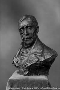Busto de Eça de Queirós, da autoria de Abel Salazar
