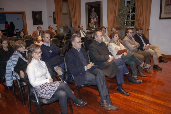 Prémio A. de Almeida(9)