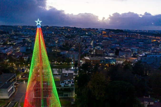 Valongo tem a mais alta Árvore de Natal do País e um vasto programa para  festejar a quadra – Etc e Tal – Jornal